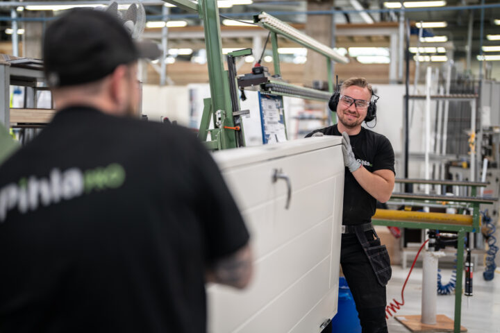 PihlaPROn avaintekijät: Terhi Tervo ja Hannu Koskela ”Ihmiset kaipaavat toisia ihmisiä ja juttelua – välillä ihan arkisistakin asioista”